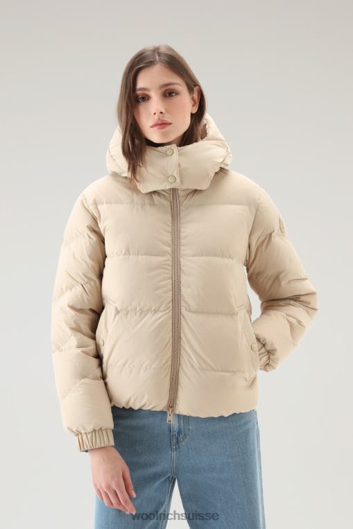 doudoune matelassée en nylon éco taslan avec capuche amovible plage de sable vêtements femmes Woolrich 2FX2J139