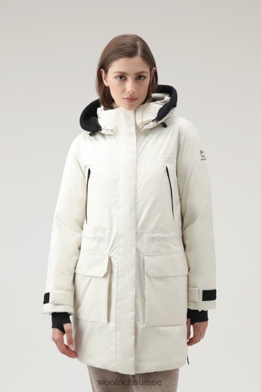 Parka imperméable Harveys en Pertex Revolve crème lactée vêtements femmes Woolrich 2FX2J226